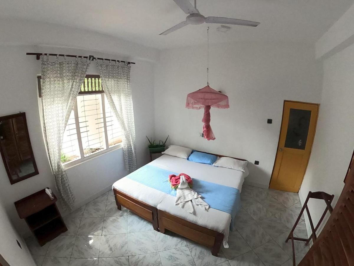 Happy Tuna Guesthouse Hikkaduwa Exterior photo