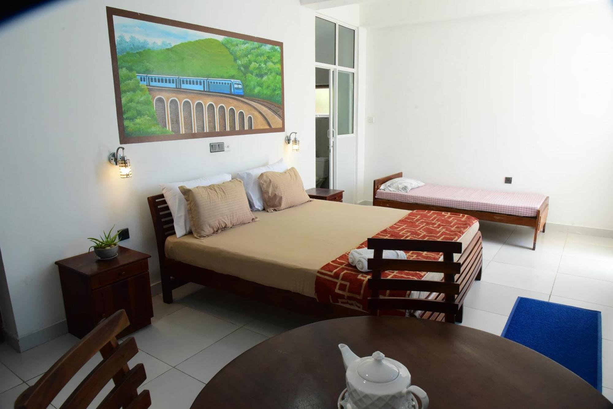 Happy Tuna Guesthouse Hikkaduwa Exterior photo