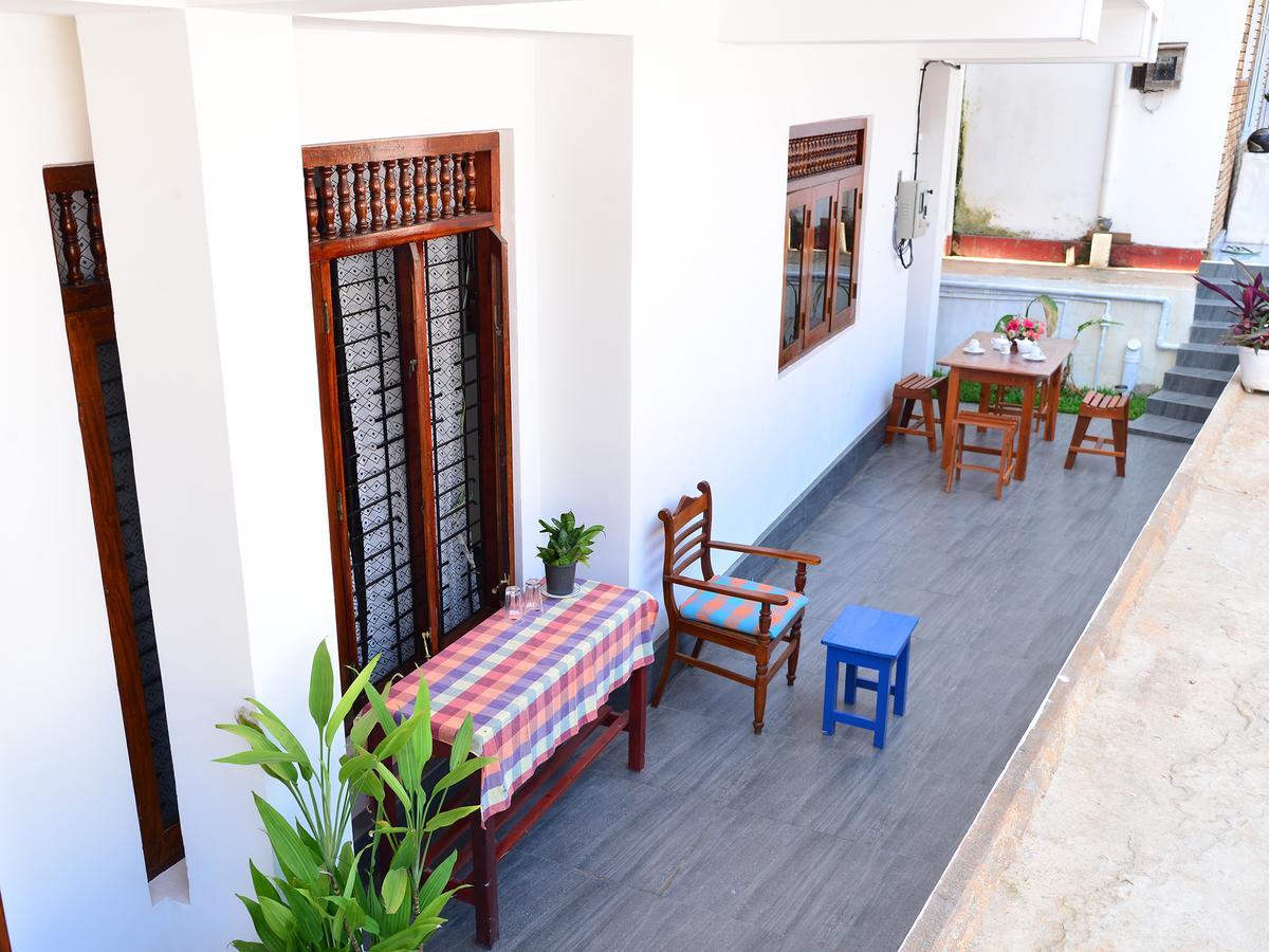Happy Tuna Guesthouse Hikkaduwa Exterior photo