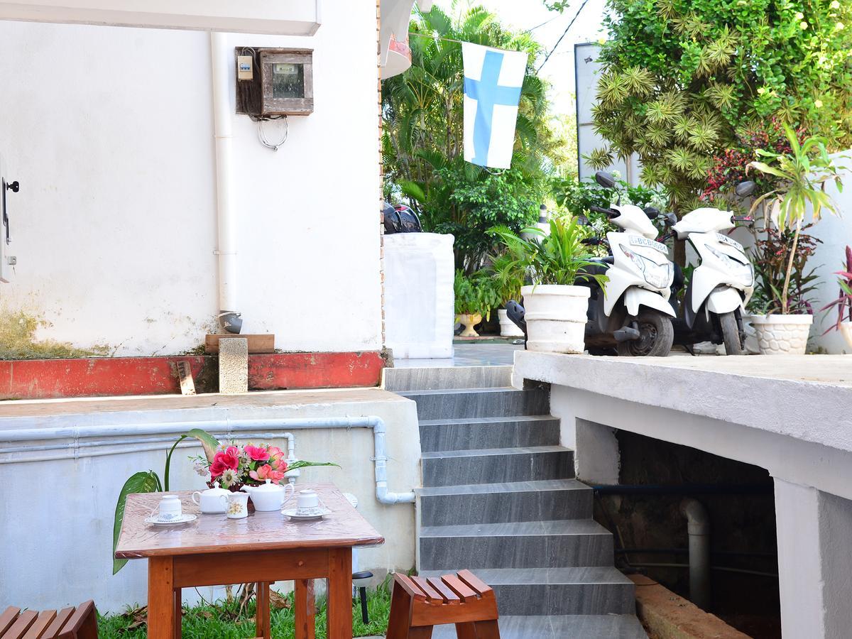 Happy Tuna Guesthouse Hikkaduwa Exterior photo