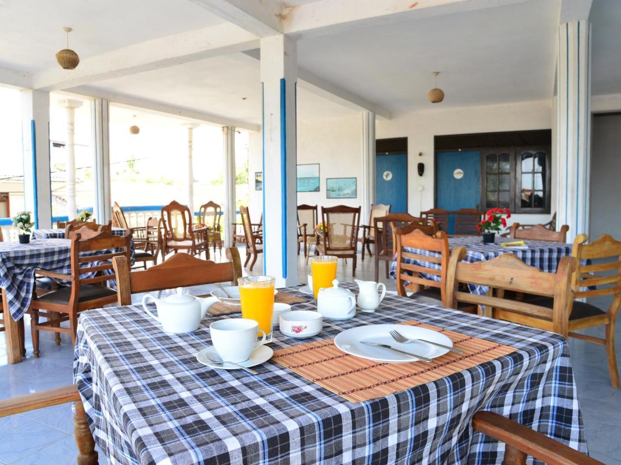 Happy Tuna Guesthouse Hikkaduwa Exterior photo